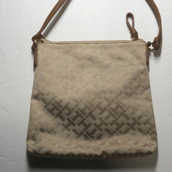 Tommy Hilfiger tan crossbody bag - Picture 3 of 9